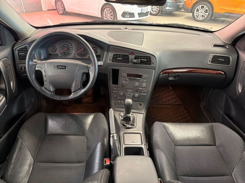 Volvo V70 2001 Vihreä