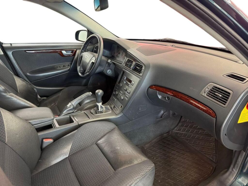 Volvo V70 2001 Vihreä