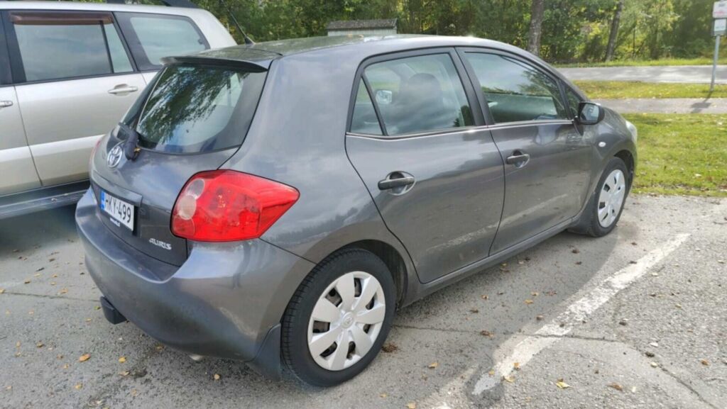 Toyota Auris 2010 Harmaa