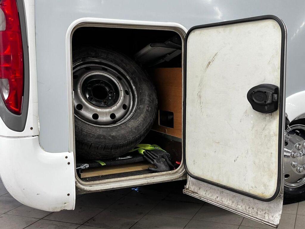 Knaus SUN TI 650 2006 Valkoinen