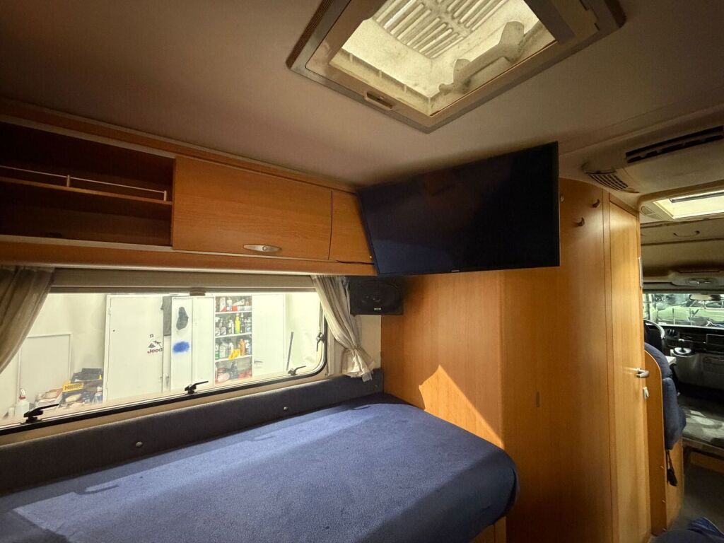 Renault-knaus SUN TI 650 2006 Valkoinen