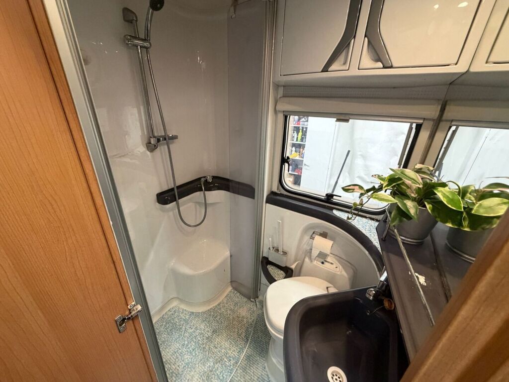 Renault-knaus SUN TI 650 2006 Valkoinen