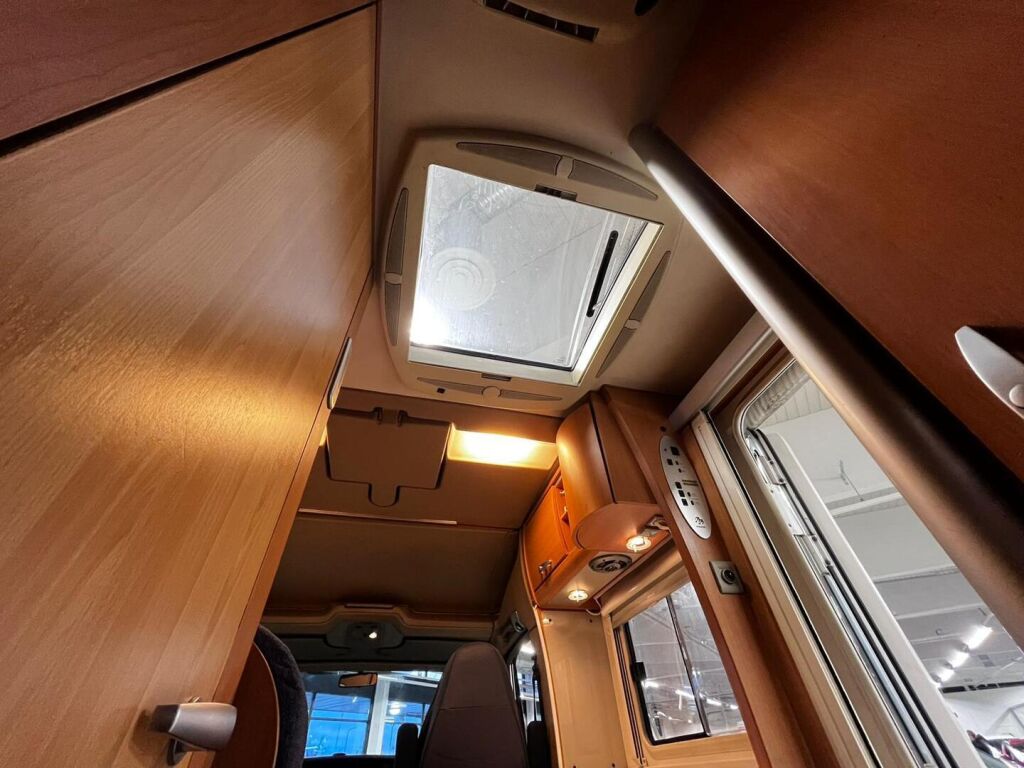 Knaus SUN TI 650 2006 Valkoinen