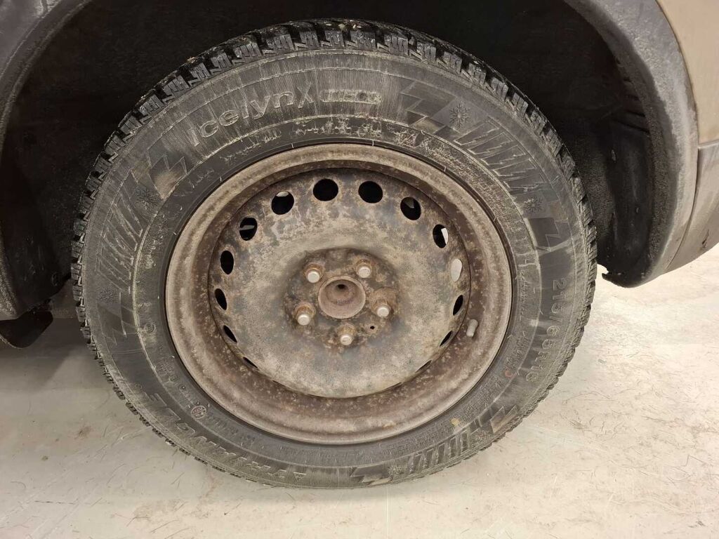 Nissan Qashqai 2007 Ruskea (beige)