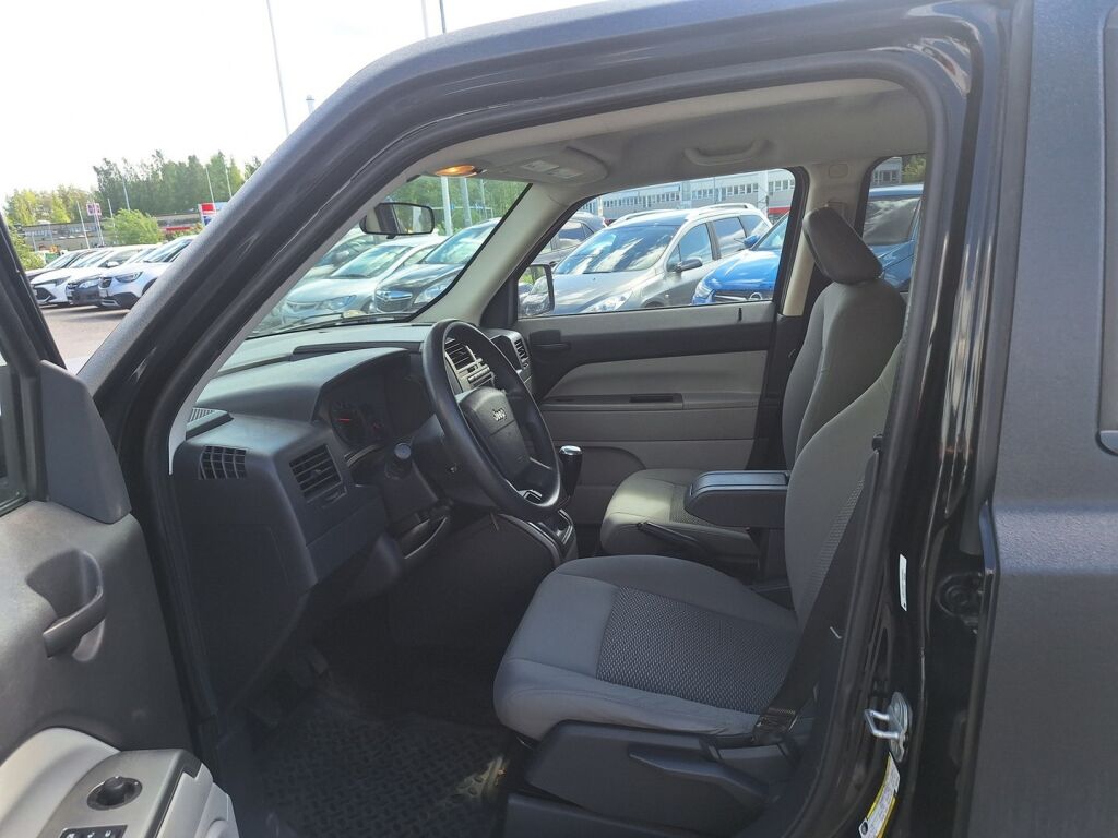 Jeep Patriot 2009 Musta