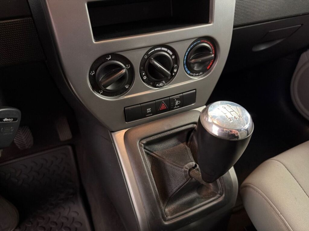 Jeep Patriot 2009 Musta