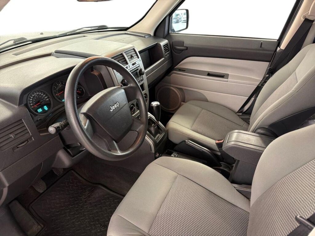 Jeep Patriot 2009 Musta
