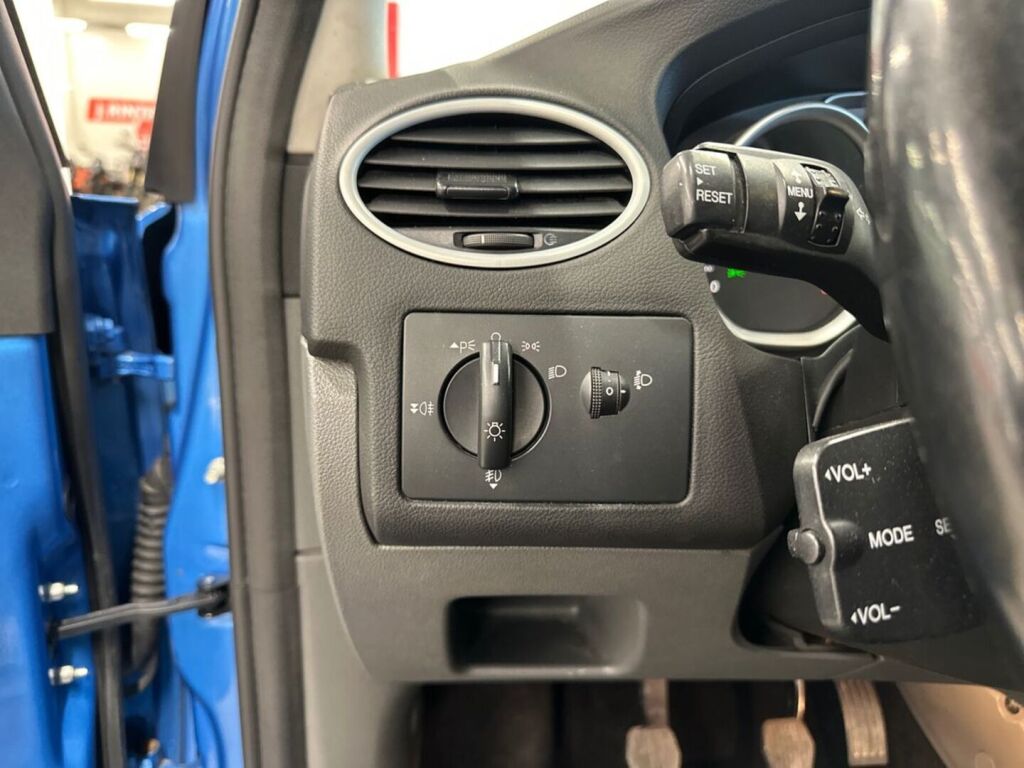 Ford Focus 2009 Sininen