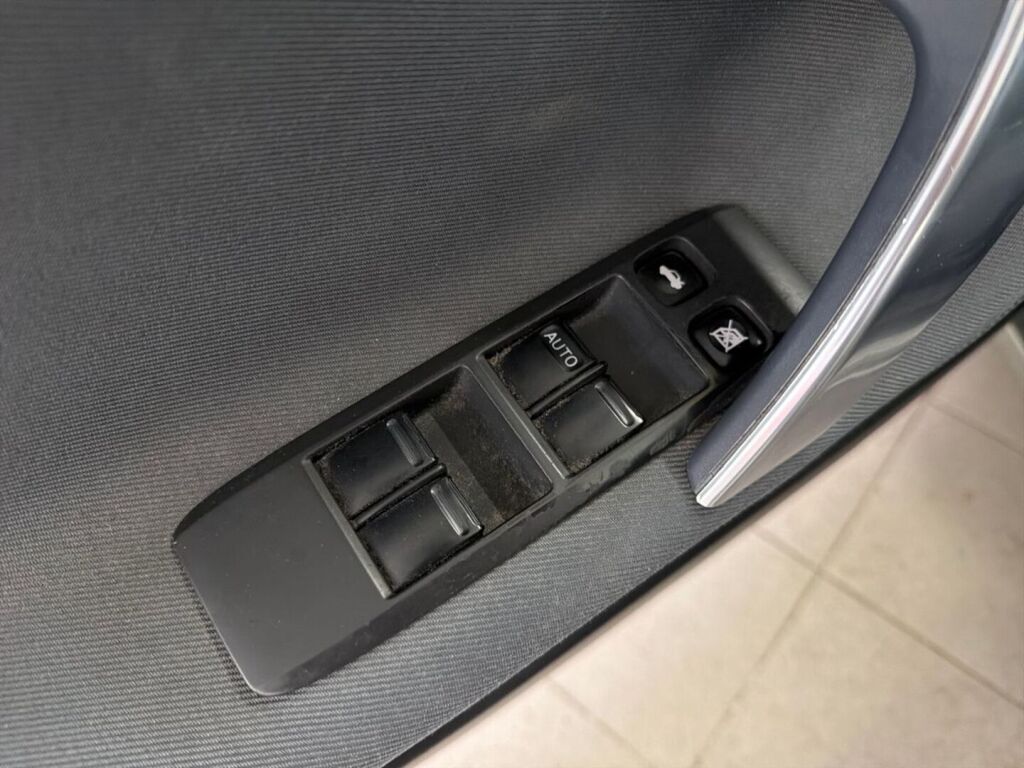 Nissan Primera 2006 Harmaa