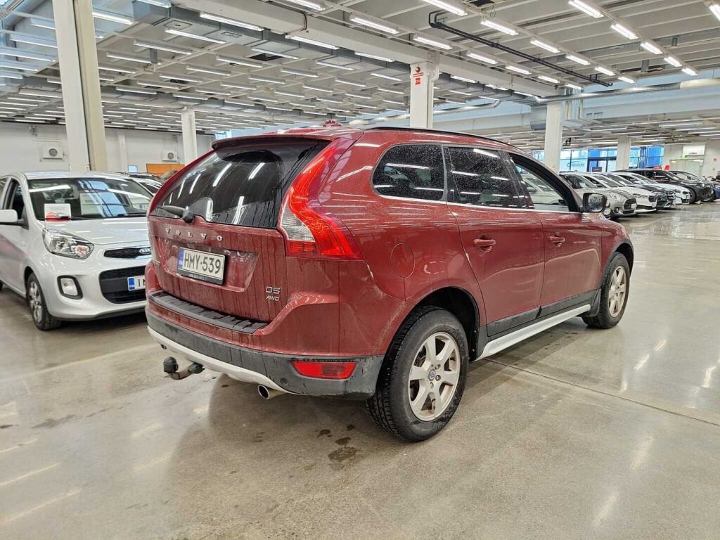 Volvo XC60 2010 Punainen