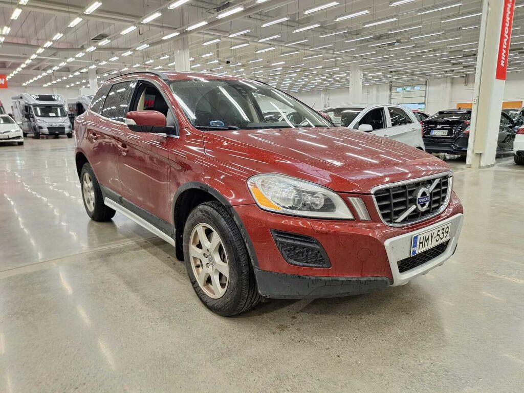 Volvo XC60 2010 Punainen