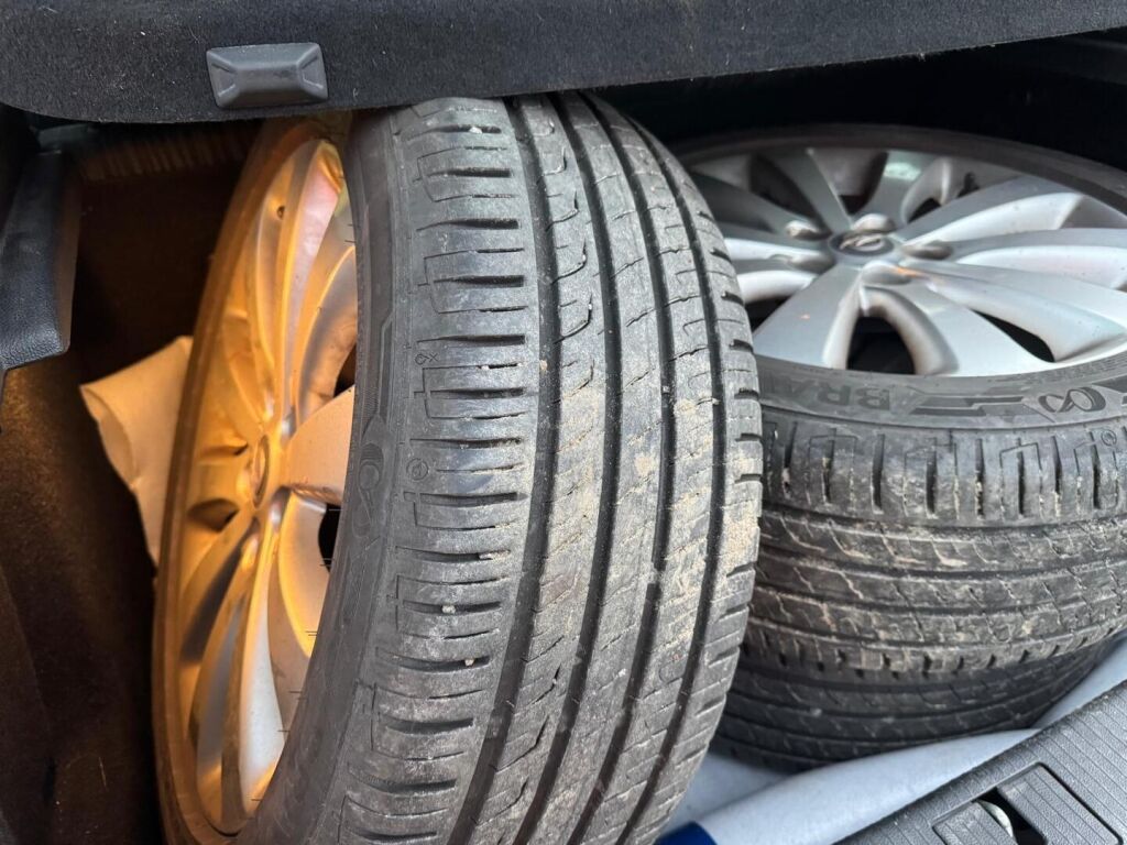 Opel Astra 2010 Punainen