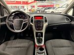 Opel Astra 2010 Punainen
