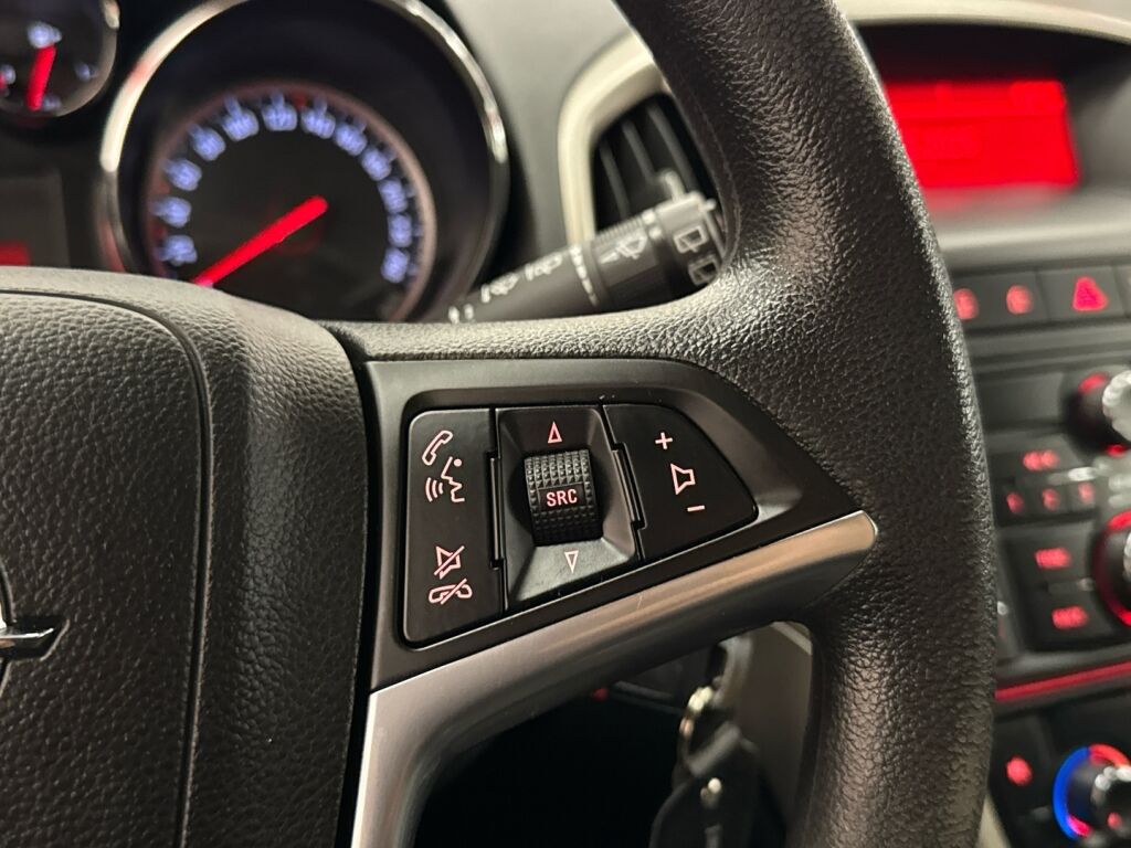 Opel Astra 2010 Punainen