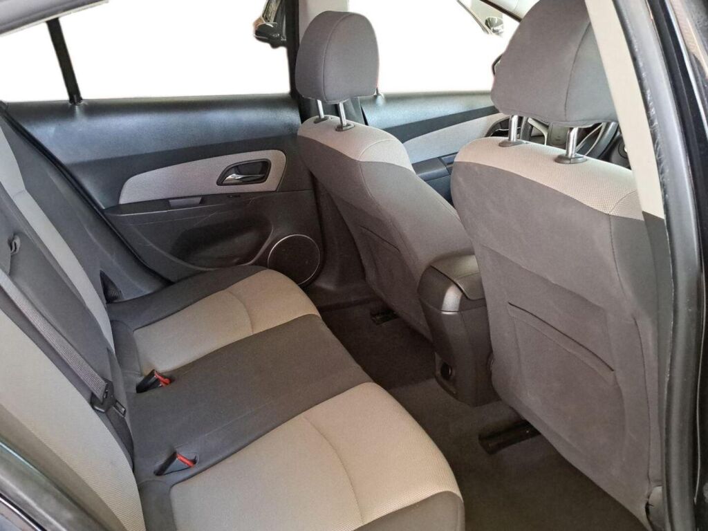 Chevrolet Cruze 2010 Musta