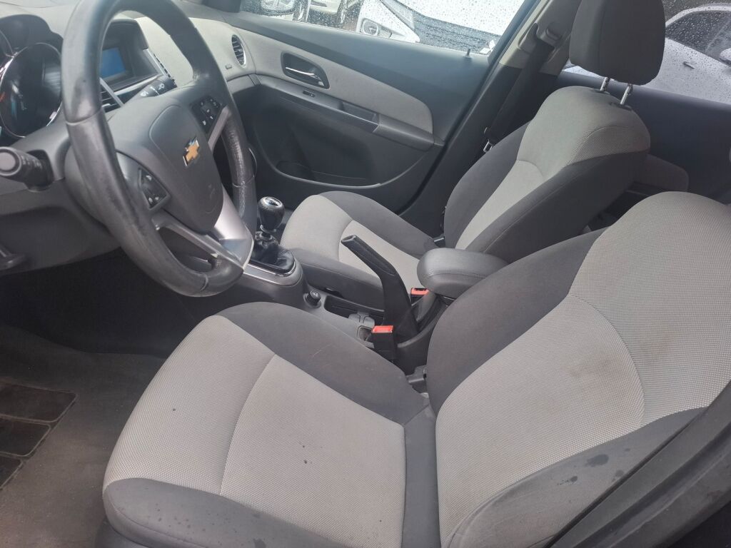 Chevrolet Cruze 2010 Musta