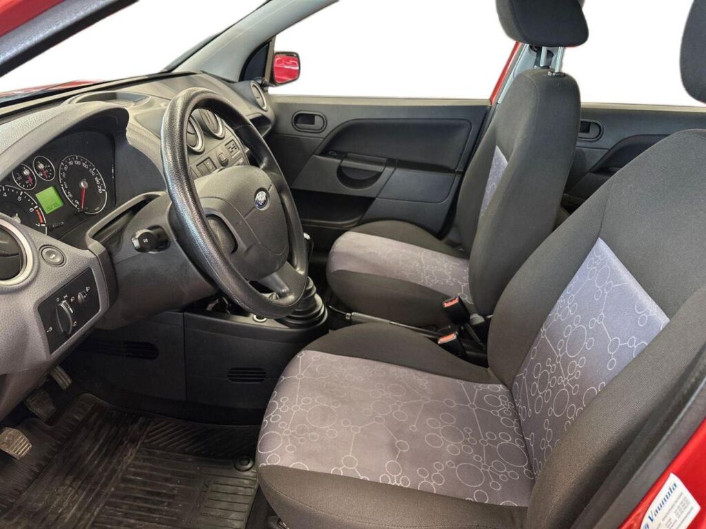 Ford Fiesta 2007 Punainen