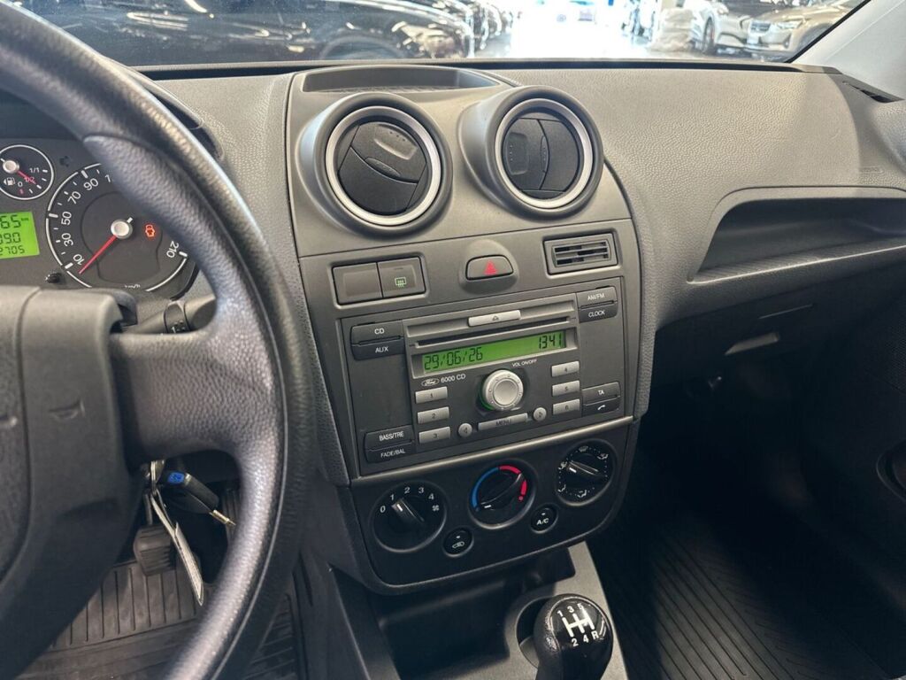 Ford Fiesta 2007 Punainen