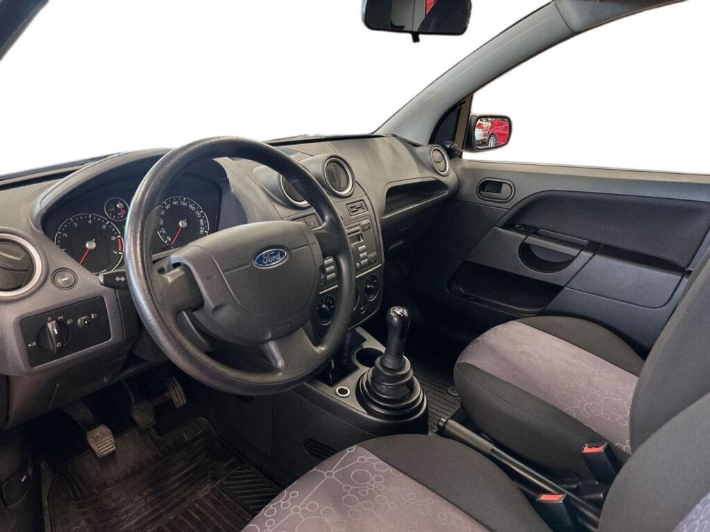 Ford Fiesta 2007 Punainen