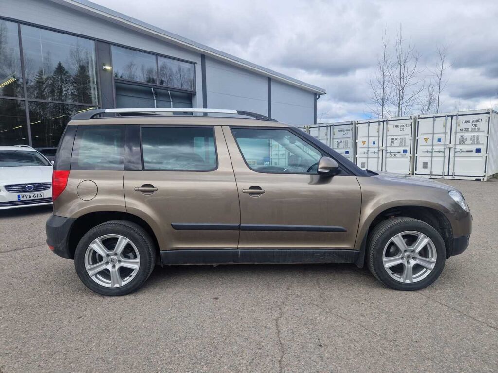 Skoda Yeti 2010 Ruskea (beige)