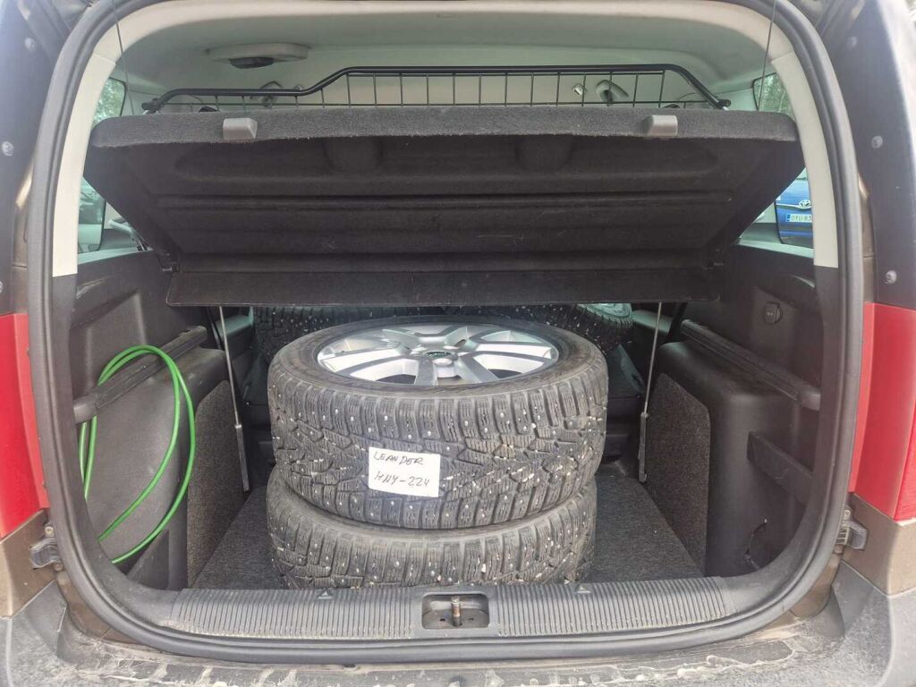 Skoda Yeti 2010 Ruskea (beige)