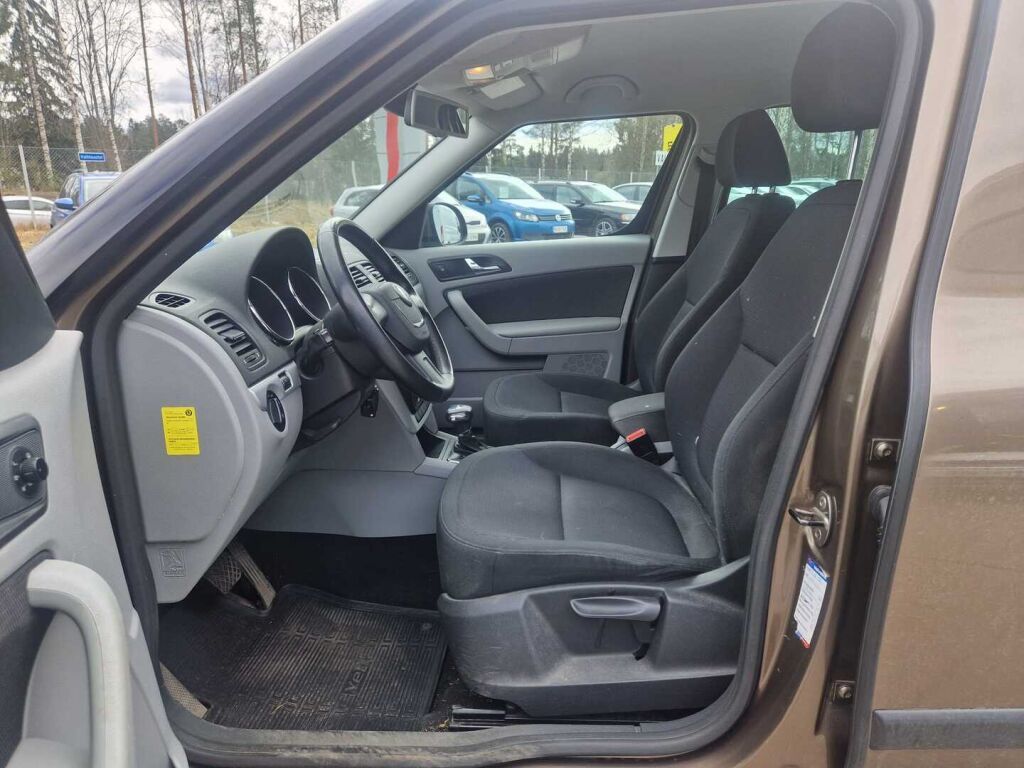 Skoda Yeti 2010 Ruskea (beige)