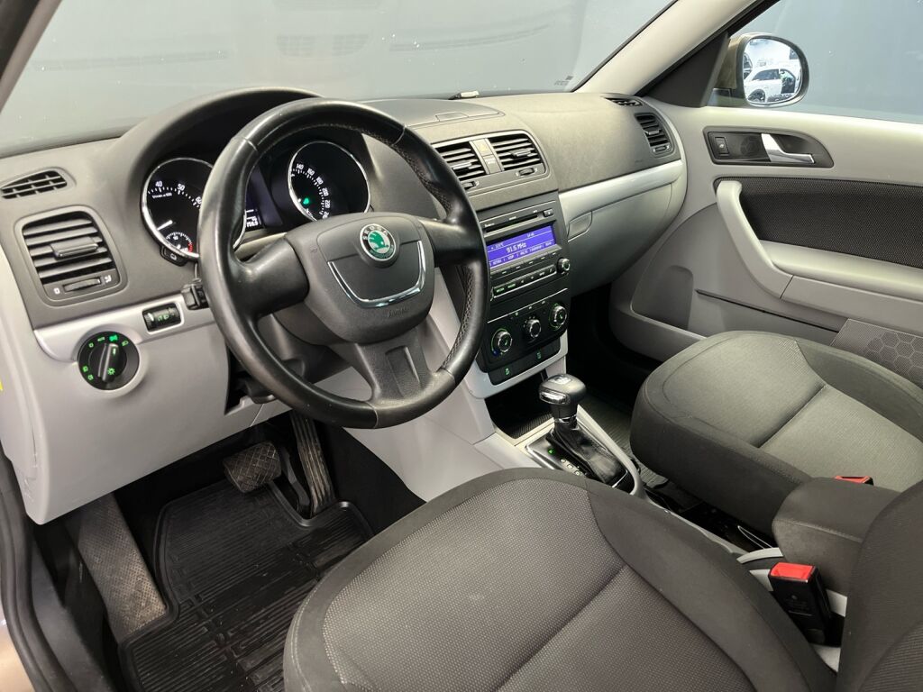 Skoda Yeti 2010 Ruskea (beige)