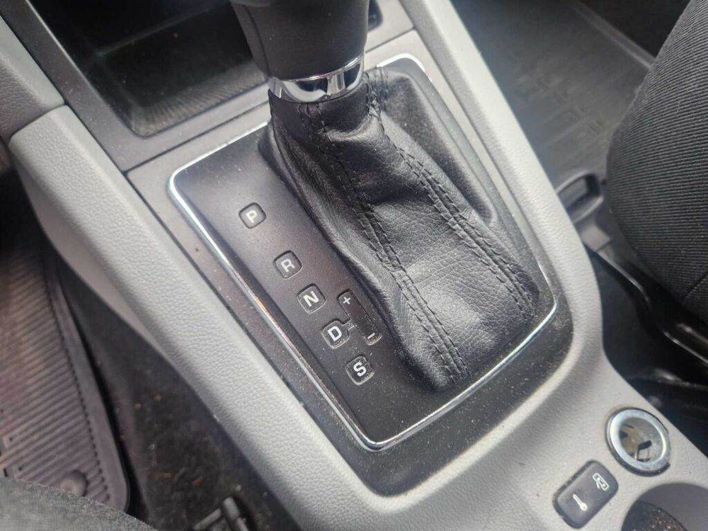 Skoda Yeti 2010 Ruskea (beige)