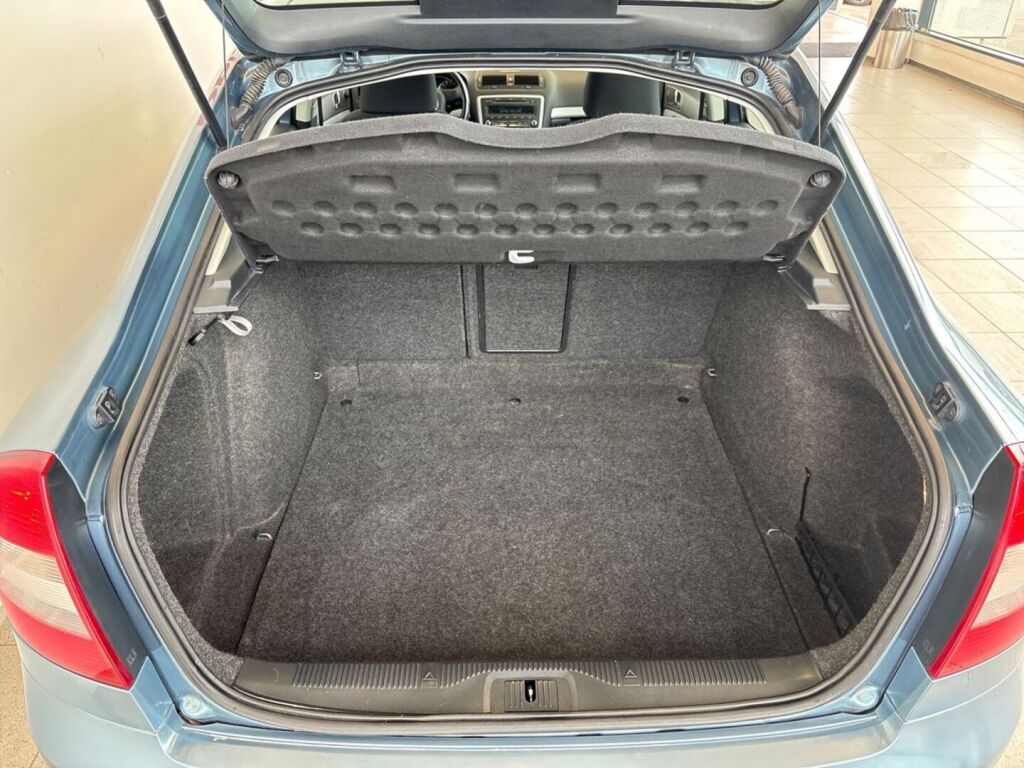 Skoda Octavia 2010 Harmaa
