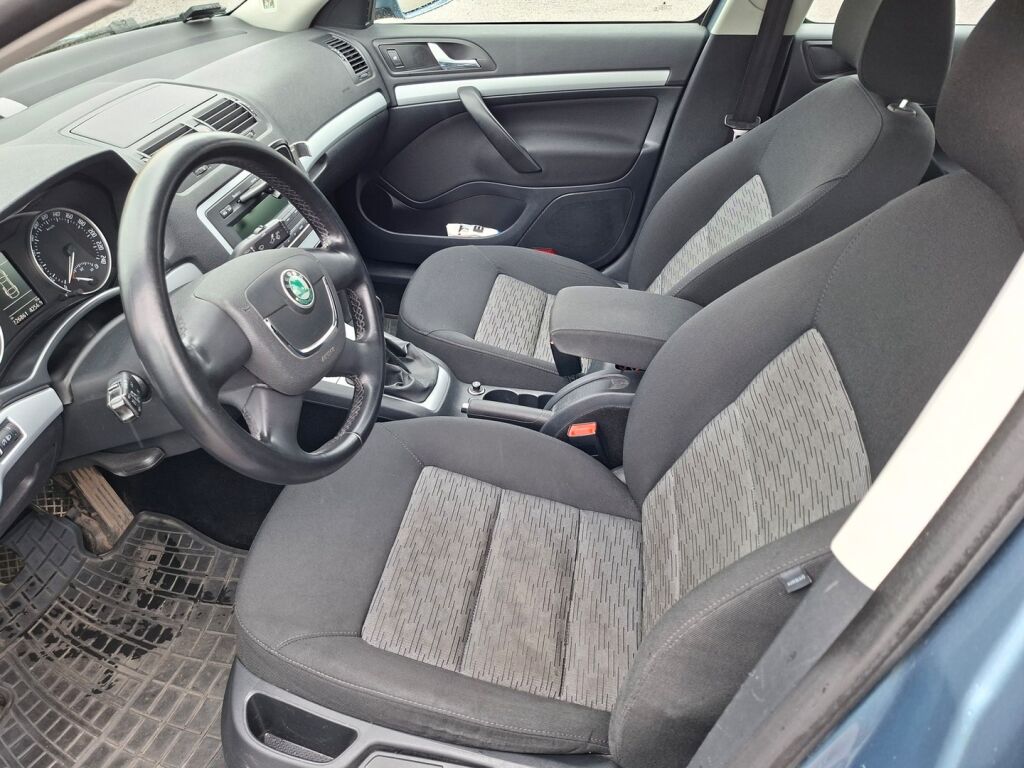 Skoda Octavia 2010 Harmaa