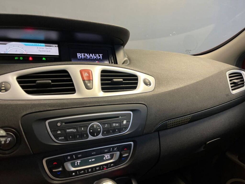 Renault Grand Scenic 2010 Punainen