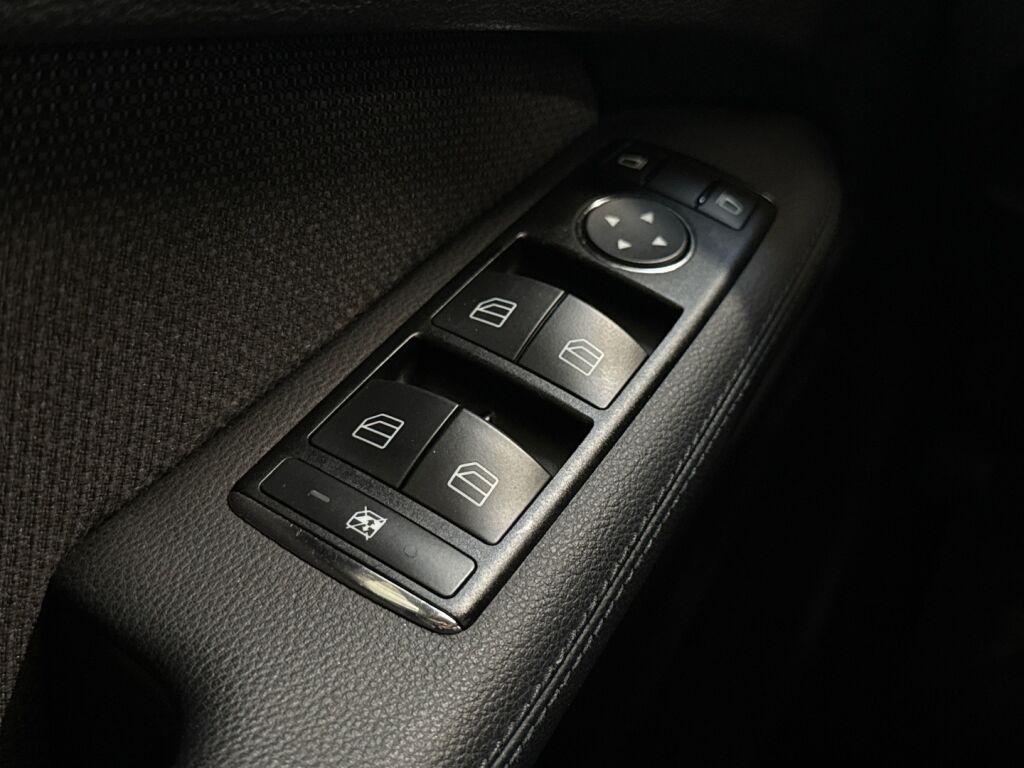 Mercedes-Benz E 2010 Harmaa