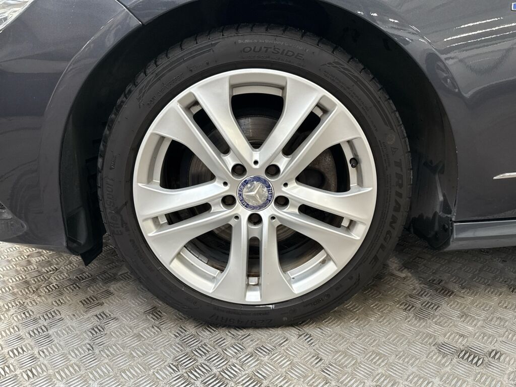 Mercedes-Benz E 2010 Harmaa