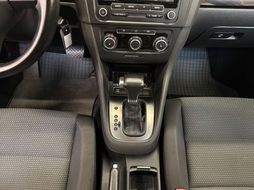 Volkswagen Golf 2010 Hopea