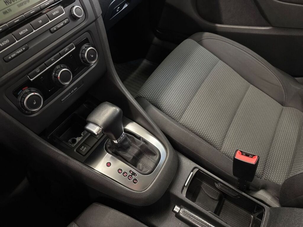Volkswagen Golf 2010 Hopea