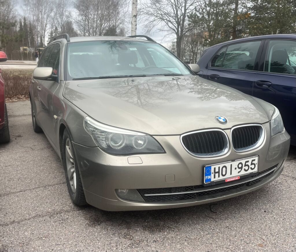BMW 520 2008 Ruskea (beige)