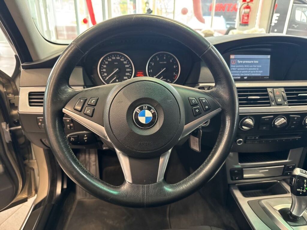 BMW 520 2008 Ruskea (beige)