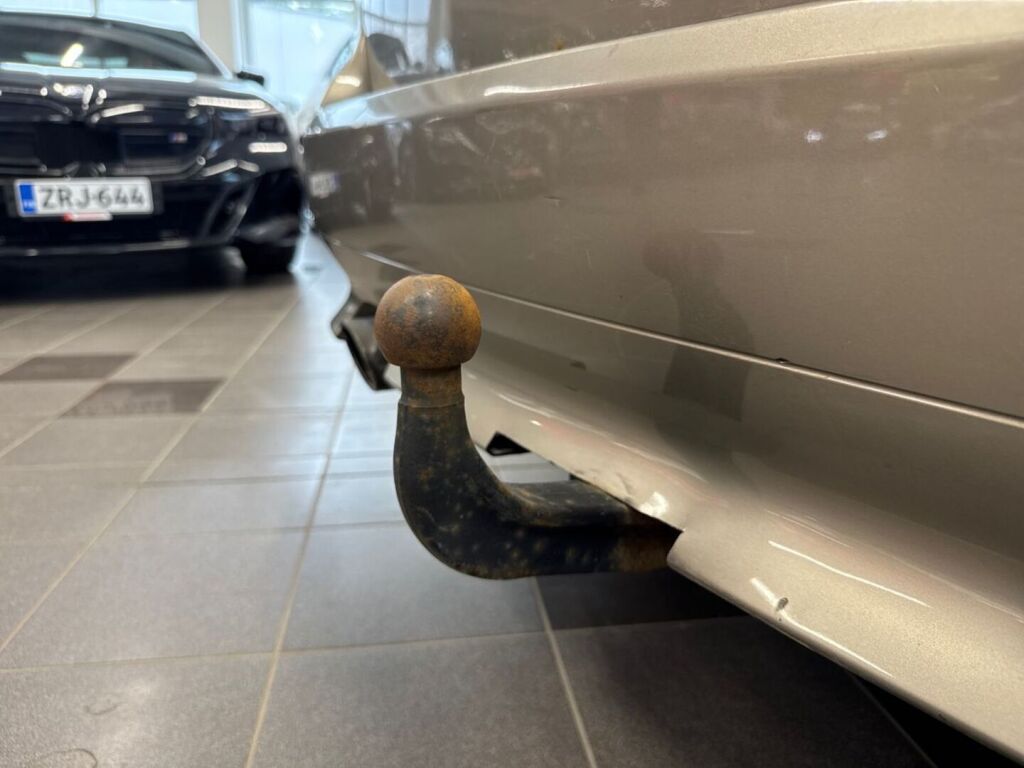 BMW 520 2008 Ruskea (beige)