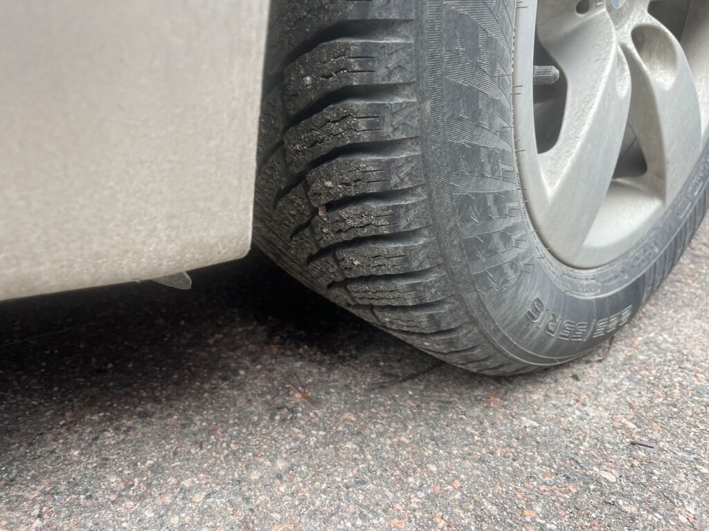 BMW 520 2008 Ruskea (beige)