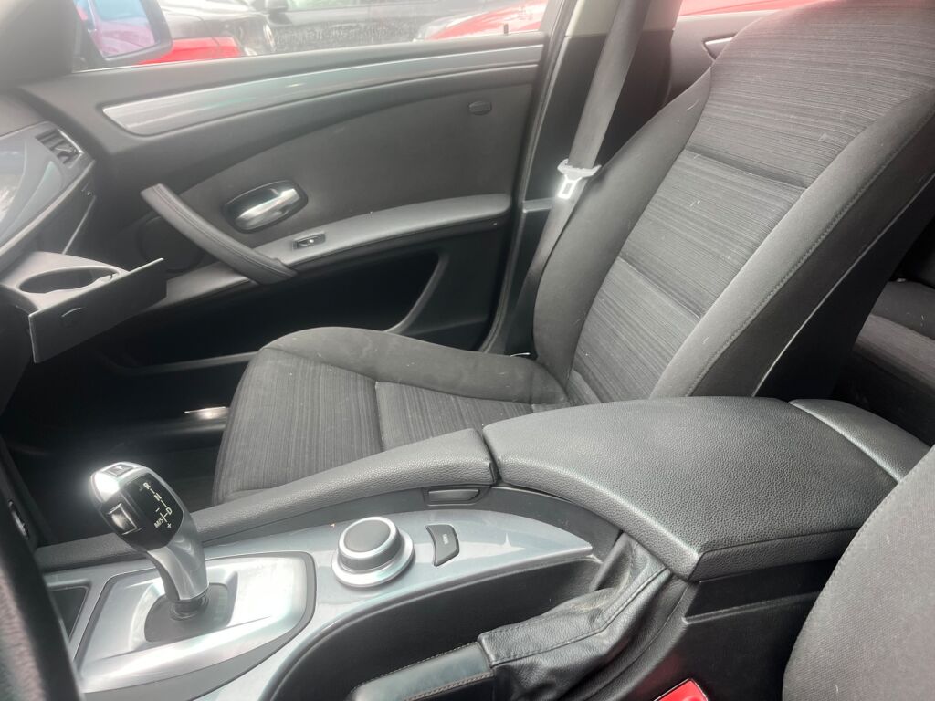 BMW 520 2008 Ruskea (beige)