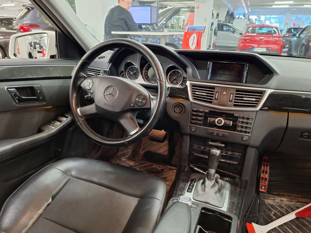 Mercedes-Benz E 2010 Valkoinen