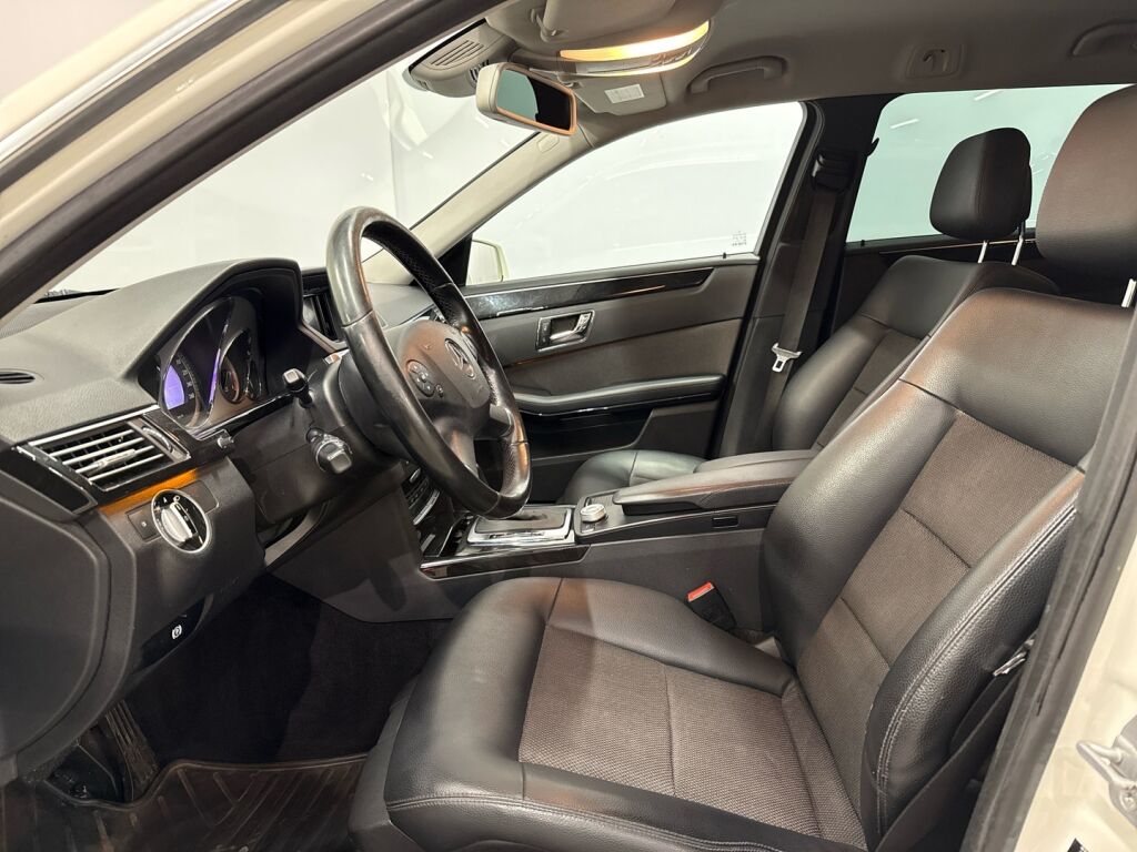 Mercedes-Benz E 2010 Valkoinen