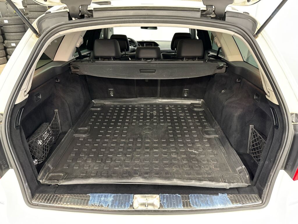 Mercedes-Benz E 2010 Valkoinen