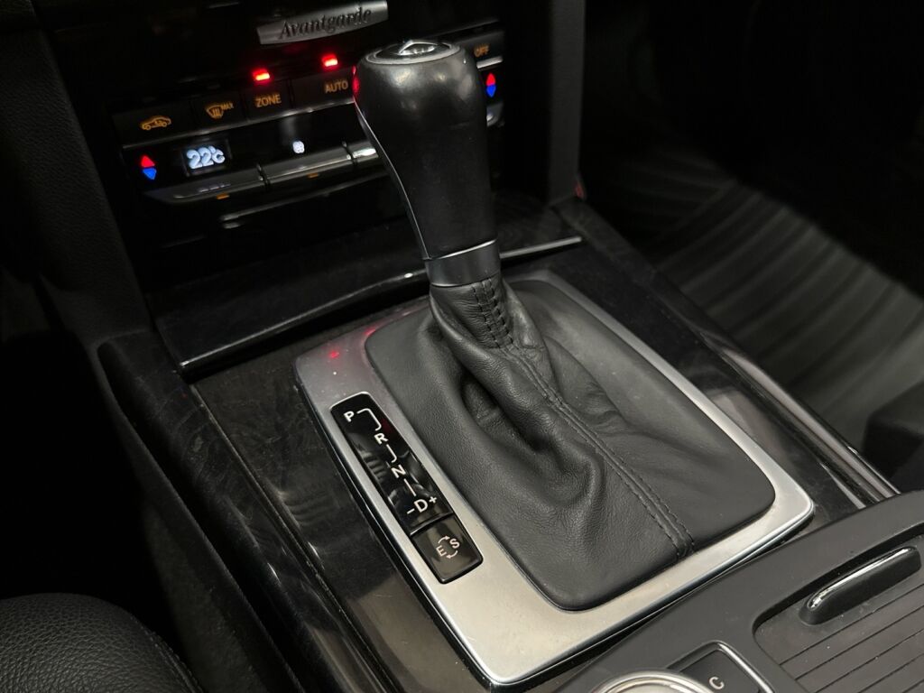 Mercedes-Benz E 2010 Valkoinen