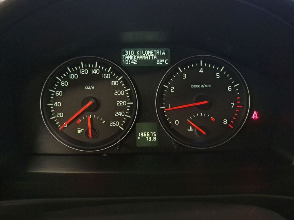 Volvo C70 2006 Ruskea (beige)