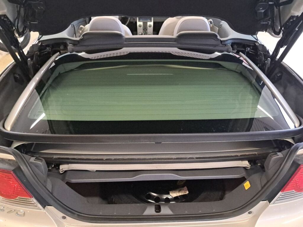 Volvo C70 2006 Ruskea (beige)