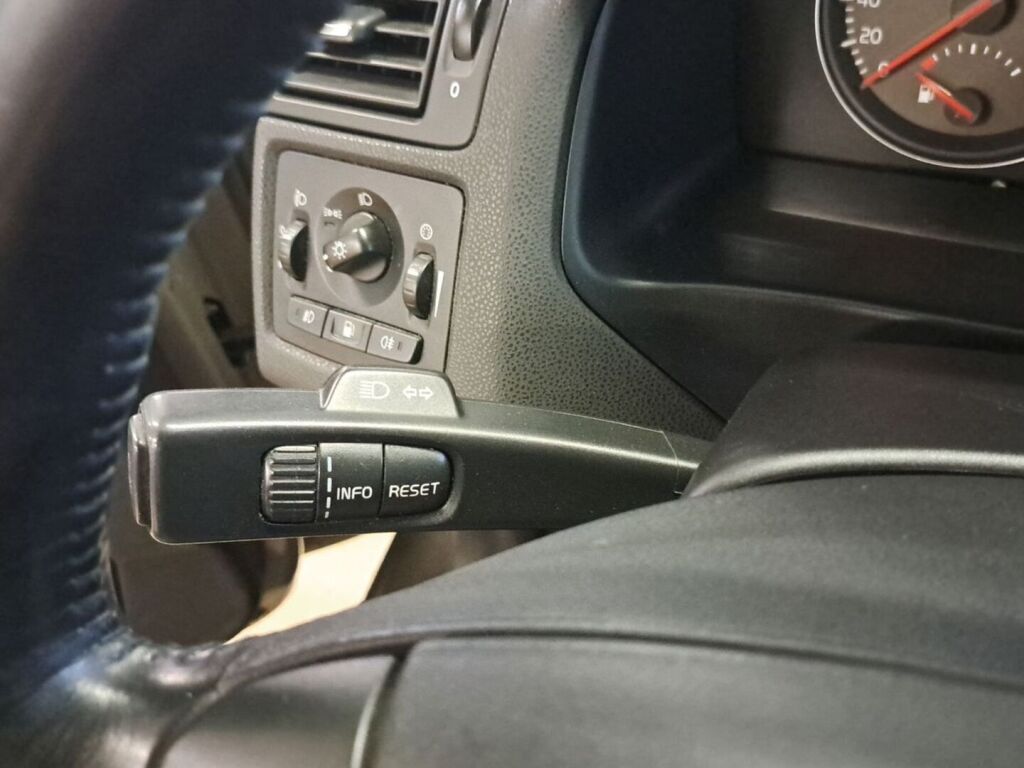 Volvo C70 2006 Ruskea (beige)