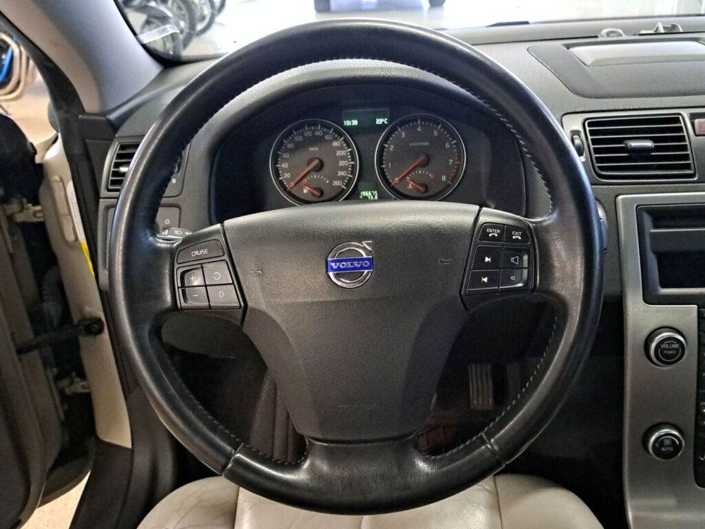 Volvo C70 2006 Ruskea (beige)