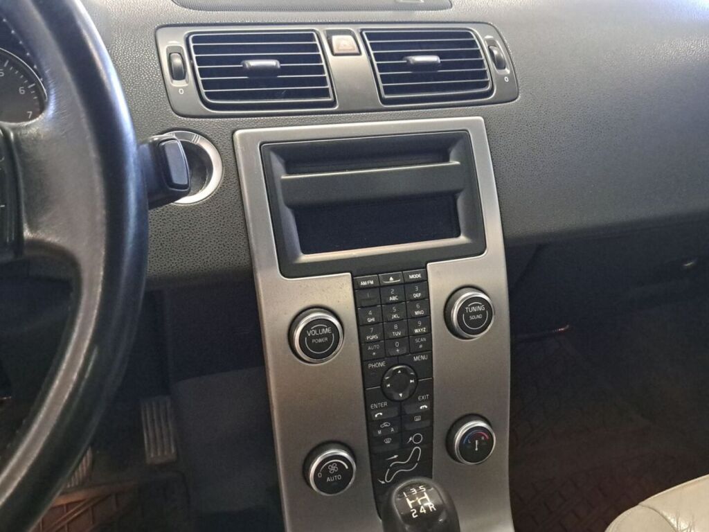 Volvo C70 2006 Ruskea (beige)