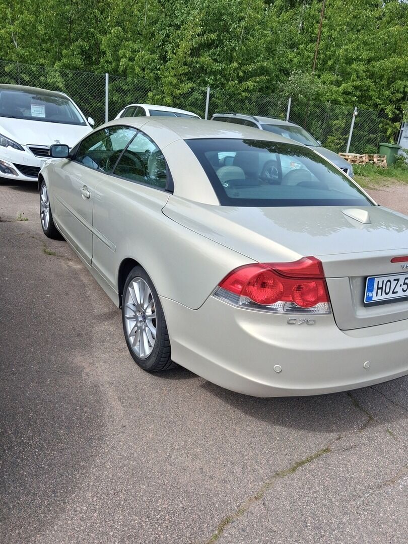 Volvo C70 2006 Ruskea (beige)
